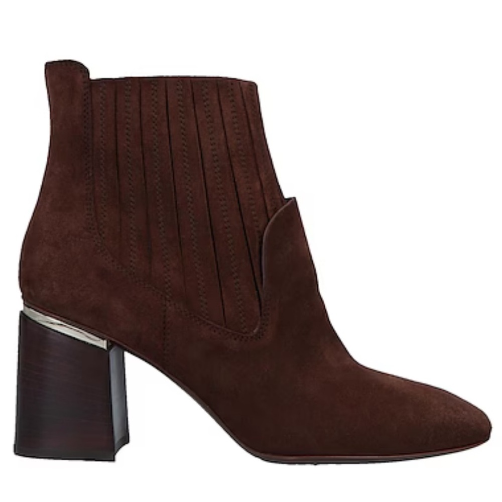 Lightly worn! Tod’s Dark Brown Ankle Boot!